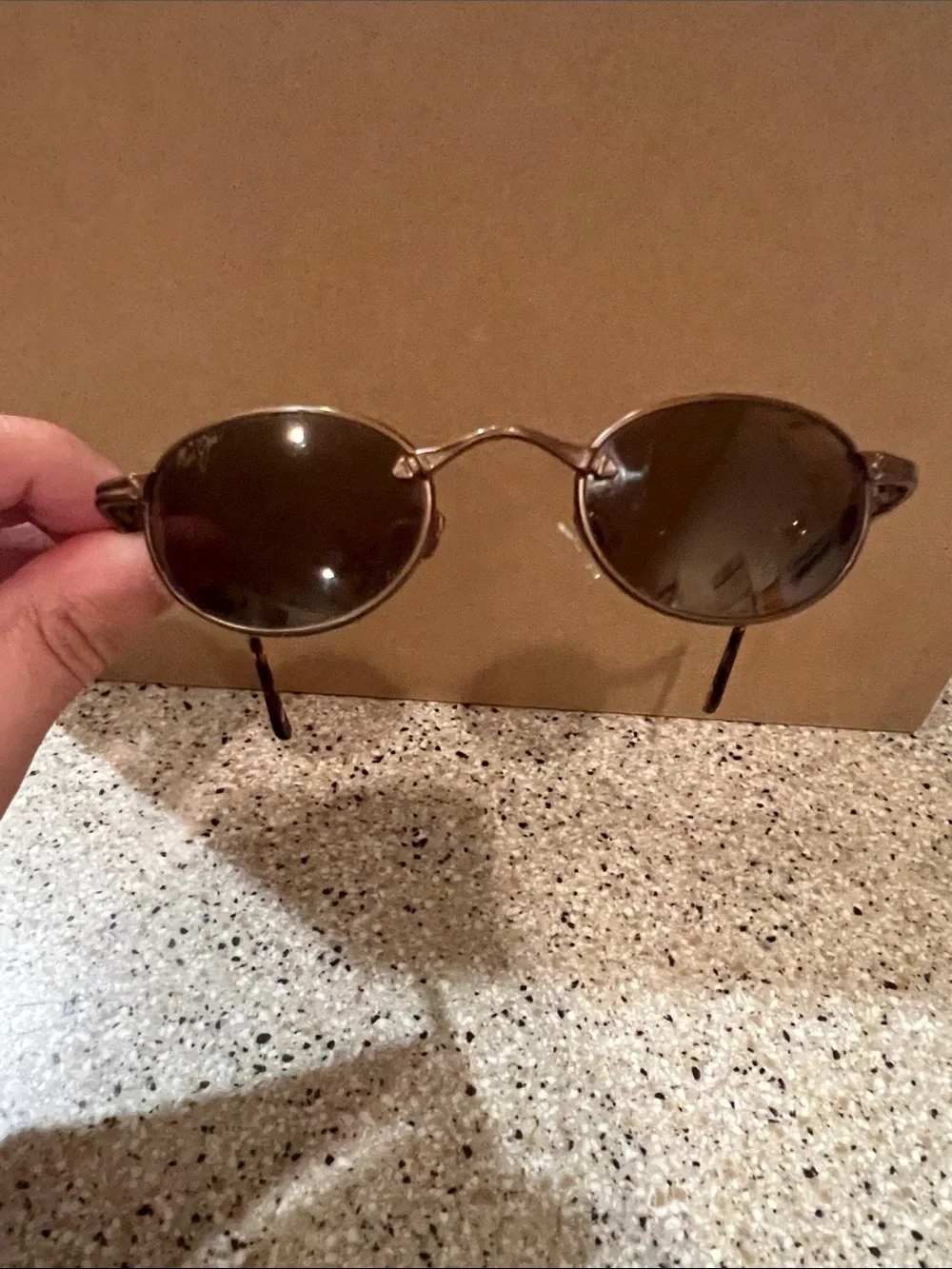 VINTAGE Maui Jim Oval Metal Sunglasses in Brown Lenses and Gold Frame